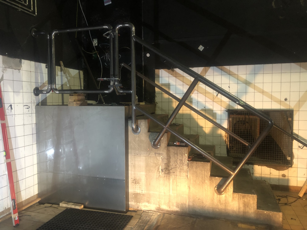 IfzRollstuhlLift03 gallery